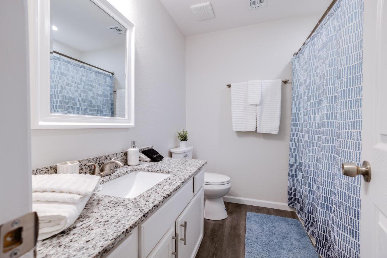 Trailside Townhouse - Close To Downtown & Bike Trails Бентонвилль Экстерьер фото